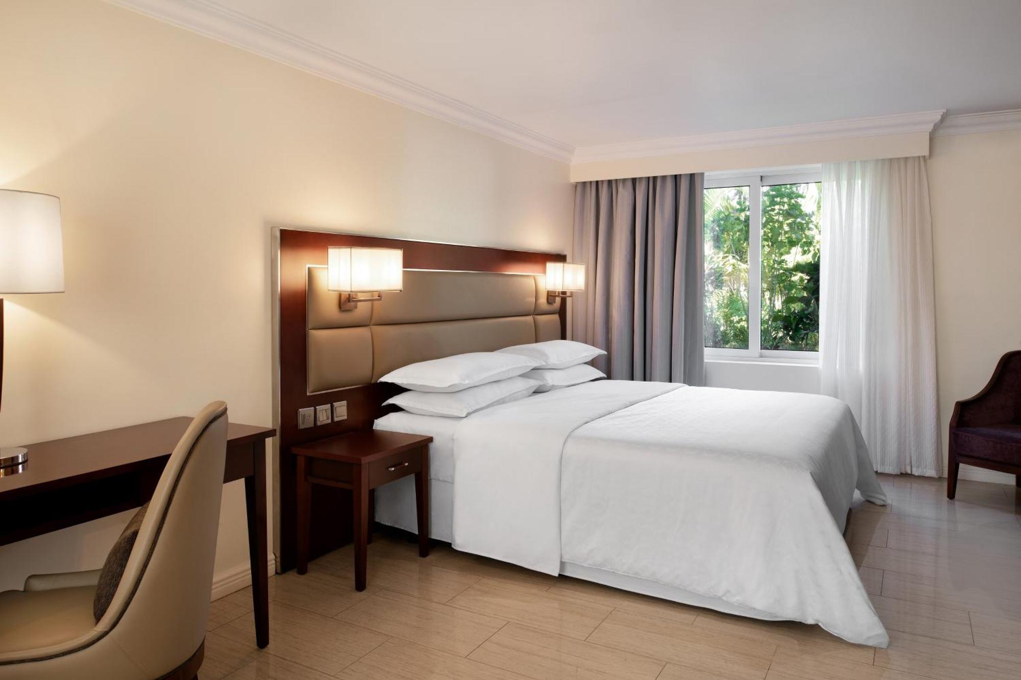 Sheraton Samoa Aggie Grey'S Hotel & Bungalows Apia Exterior photo