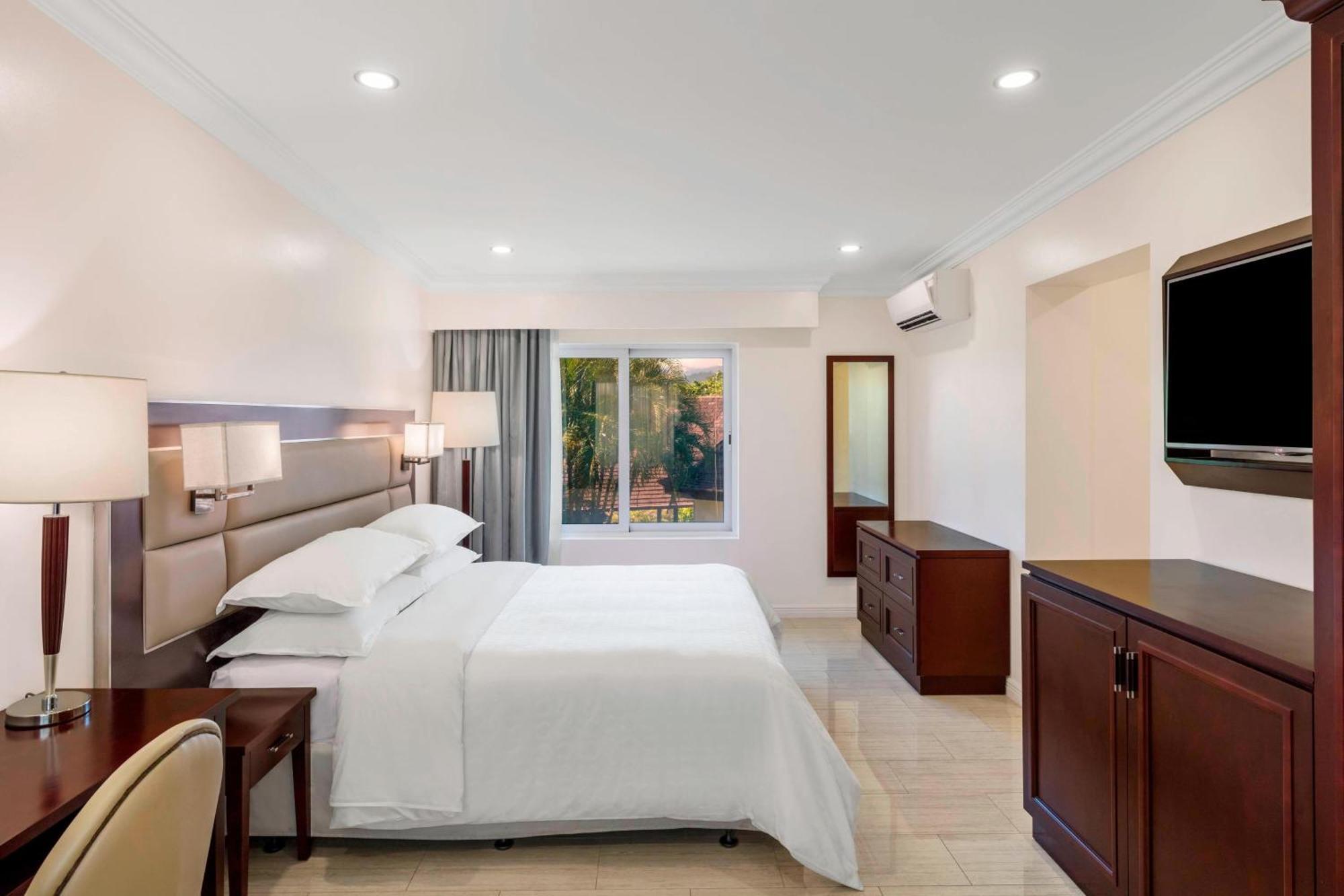 Sheraton Samoa Aggie Grey'S Hotel & Bungalows Apia Exterior photo